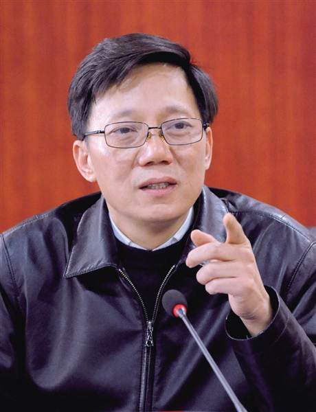 金科股份召开2016年第二次临时股东大会董事长黄红云看好房地产业未来